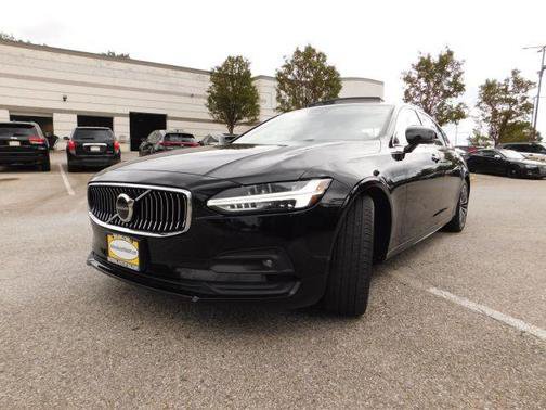 Used 2022 Volvo S90 B6 Momentum AWD/4WD image 3