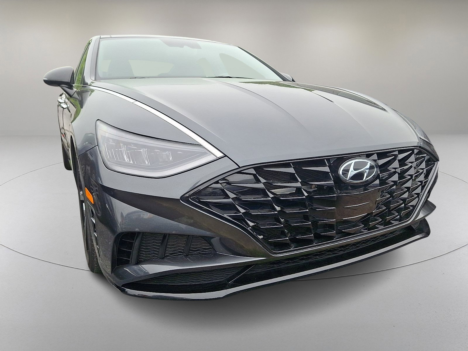 Used 2023 Hyundai Sonata SEL Plus FWD image 2