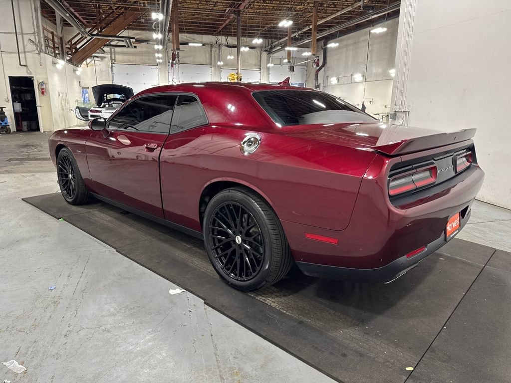 Used 2019 Dodge Challenger R/T image 5
