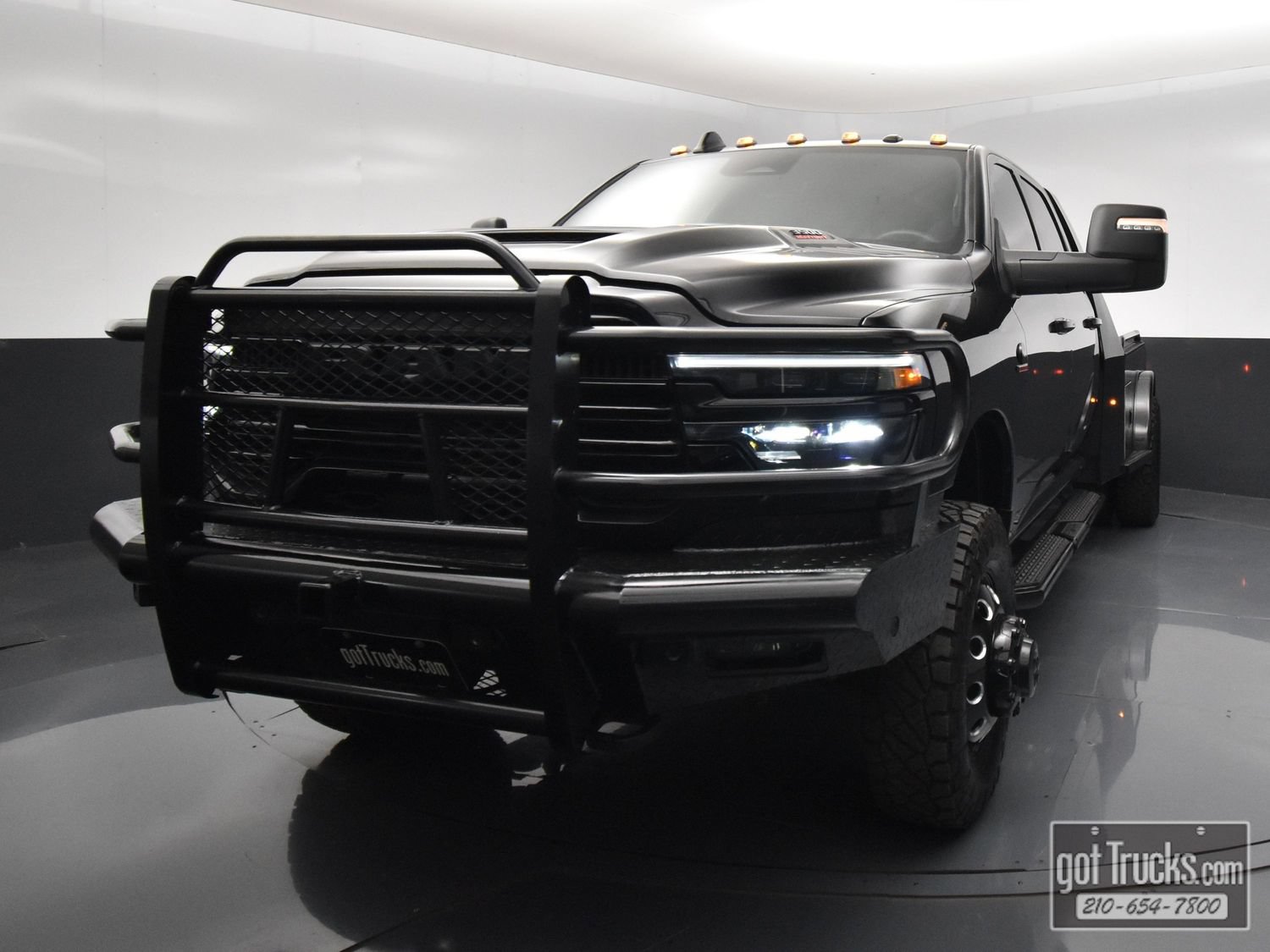Used 2025 RAM 3500 Laramie w/ Night Edition AWD/4WD image 51