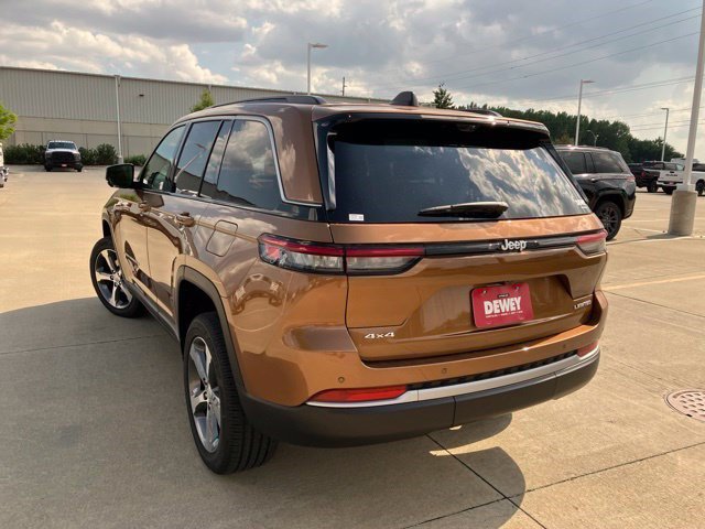 New 2026 Jeep Grand Cherokee Limited w/ Luxury Tech Group II AWD/4WD image 8