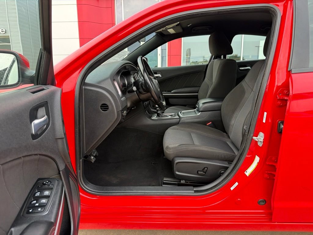 Used 2022 Dodge Charger SXT RWD image 13