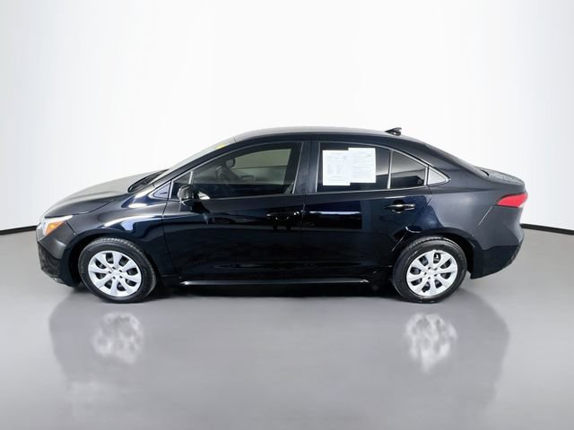 Used 2025 Toyota Corolla LE FWD image 5