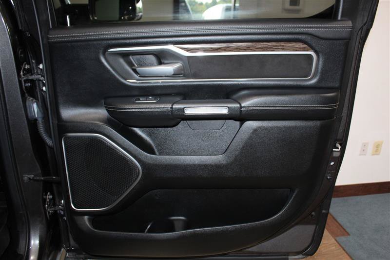 Used 2019 RAM 1500 Laramie AWD/4WD image 34