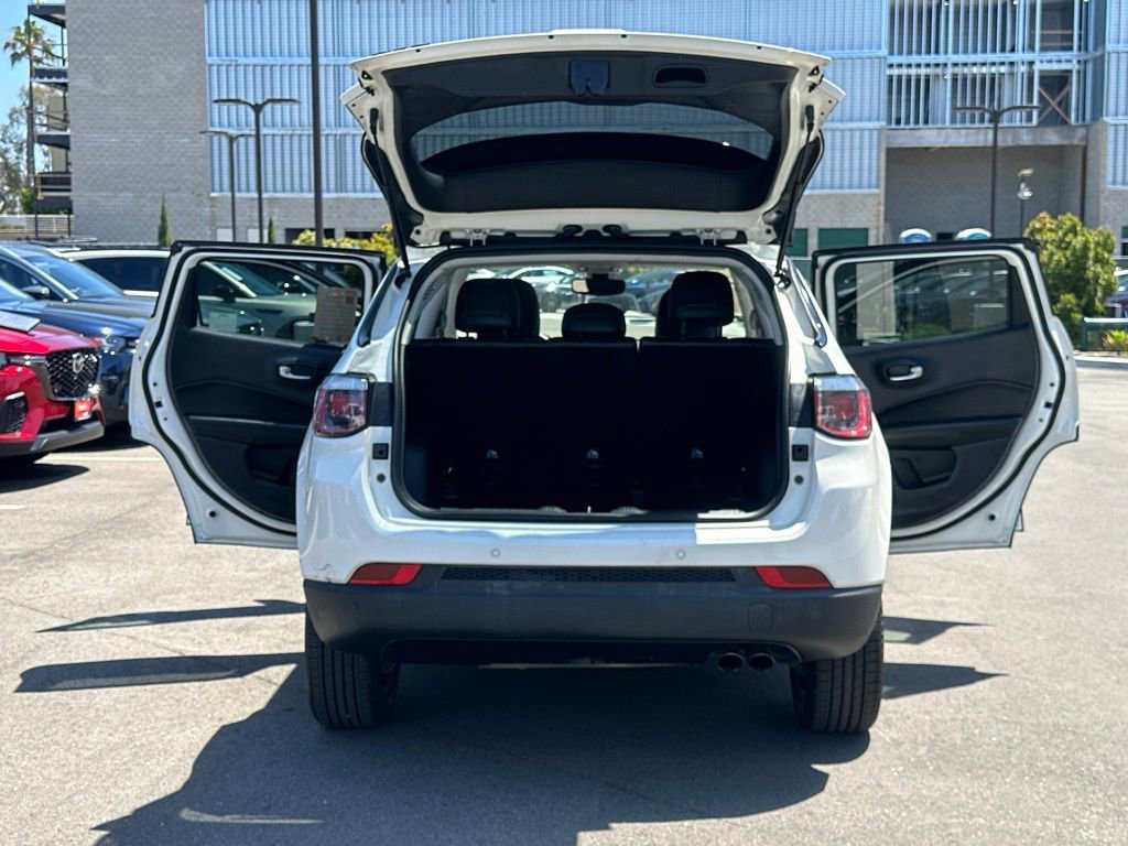 Used 2018 Jeep Compass Latitude w/ Popular Equipment Group AWD/4WD image 27