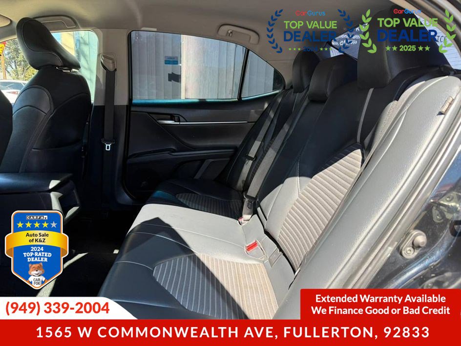 Used 2019 Toyota Camry SE FWD image 19