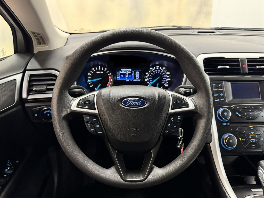 Used 2015 Ford Fusion SE image 18