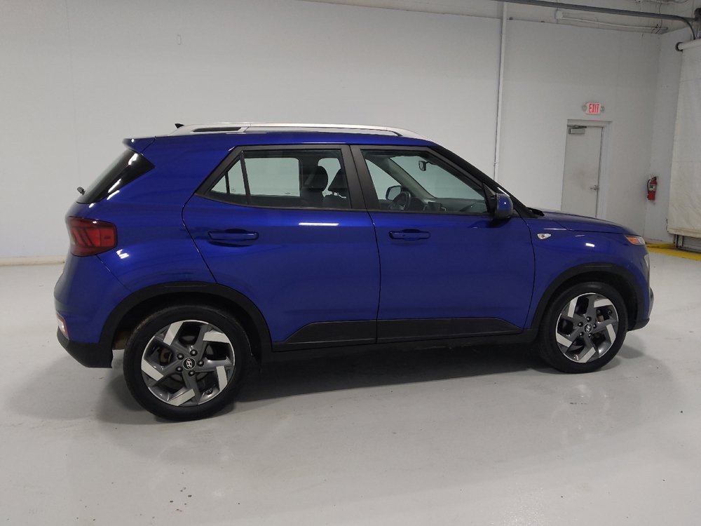 Used 2022 Hyundai Venue Limited FWD image 10