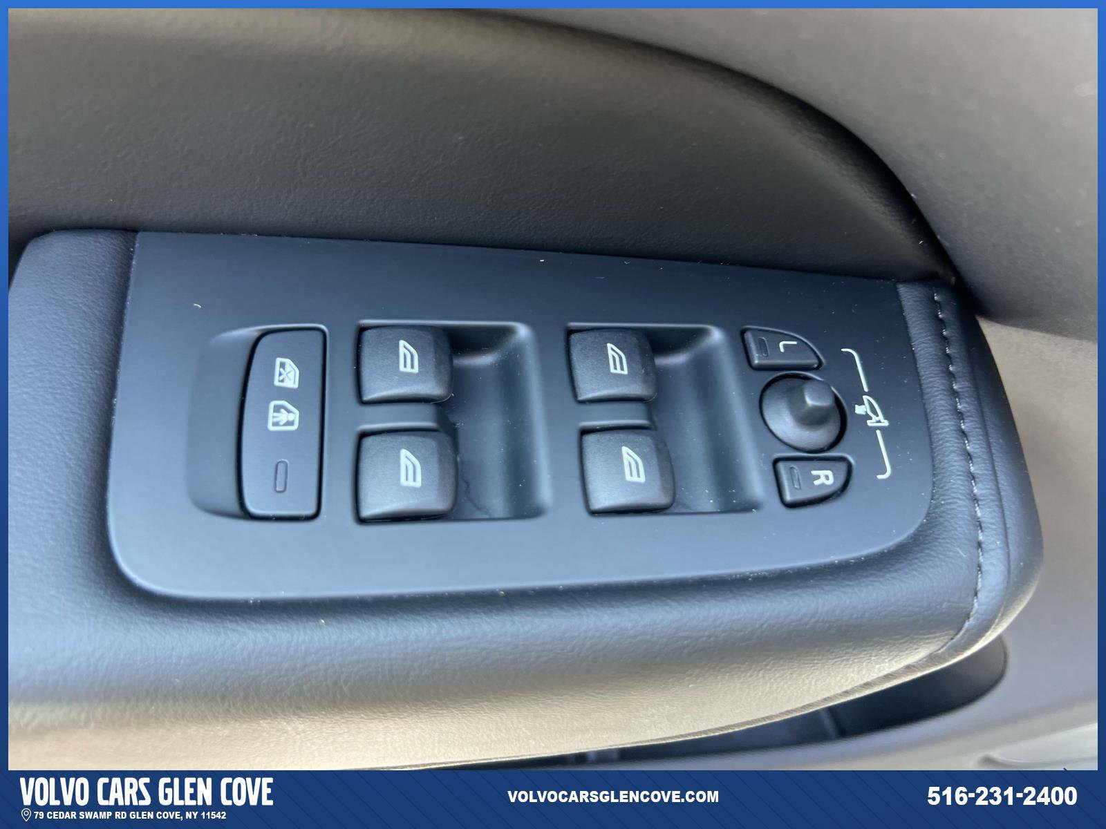 Certified 2025 Volvo XC60 T8 Plus w/ Protection Package Premier image 16