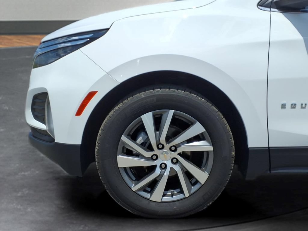 Certified 2024 Chevrolet Equinox LT w/ LPO, Floor Liner Package FWD image 4