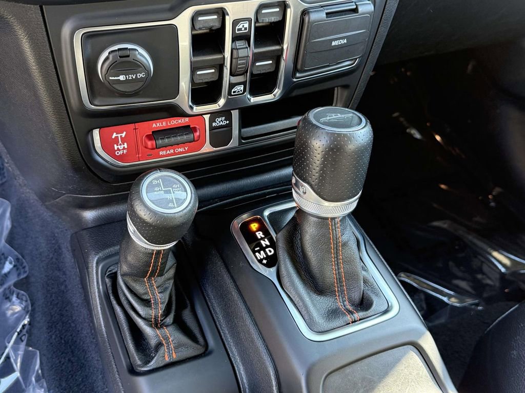 Used 2021 Jeep Gladiator Mojave w/ Cold Weather Group AWD/4WD image 16