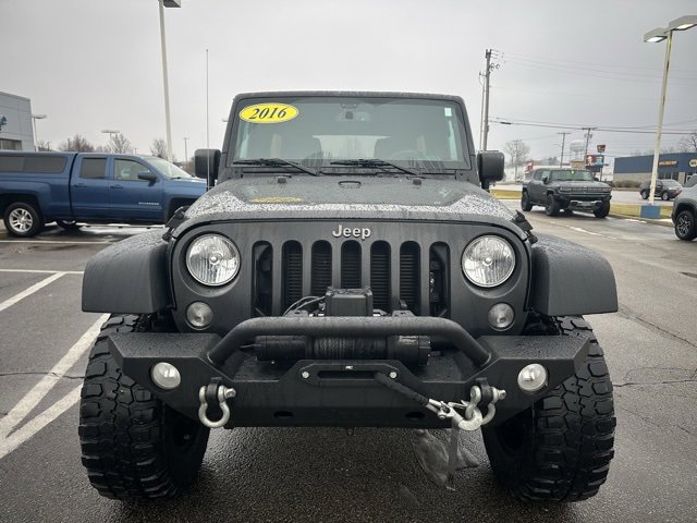 Used 2016 Jeep Wrangler Unlimited Sport image 3
