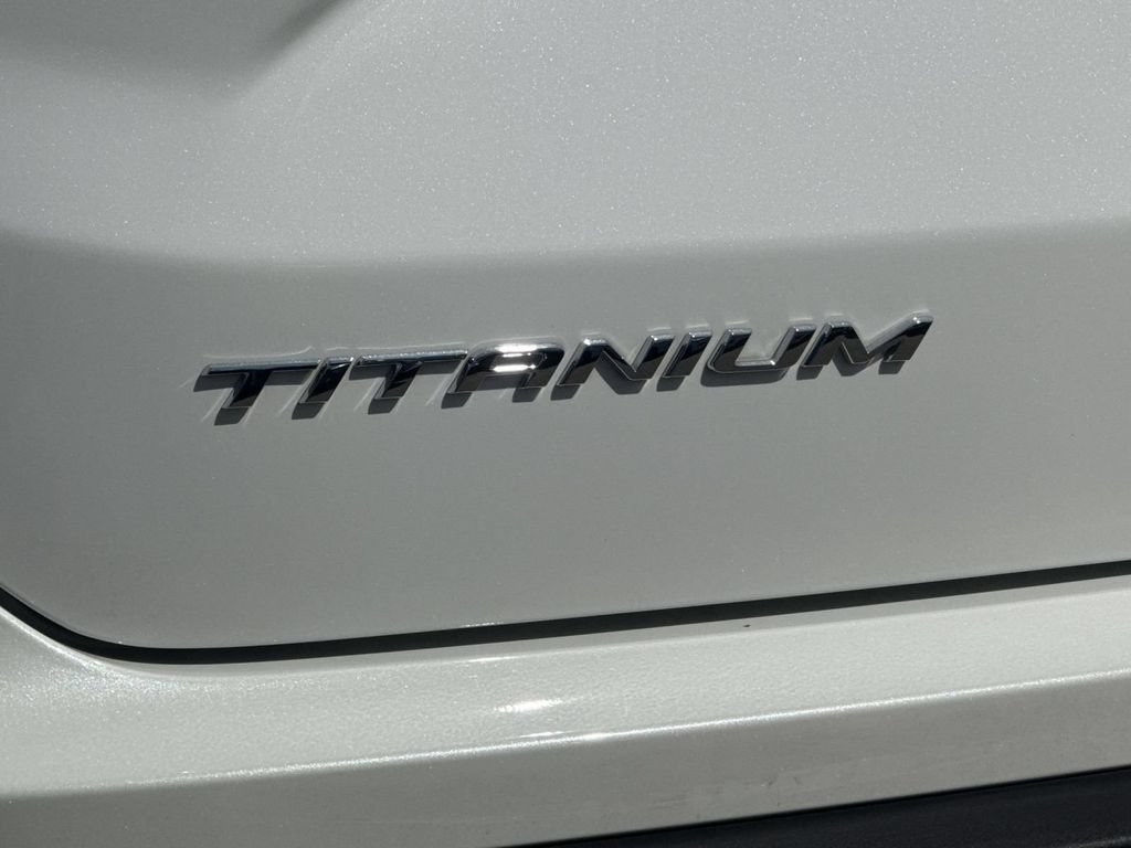 Used 2023 Ford Edge Titanium AWD/4WD image 10