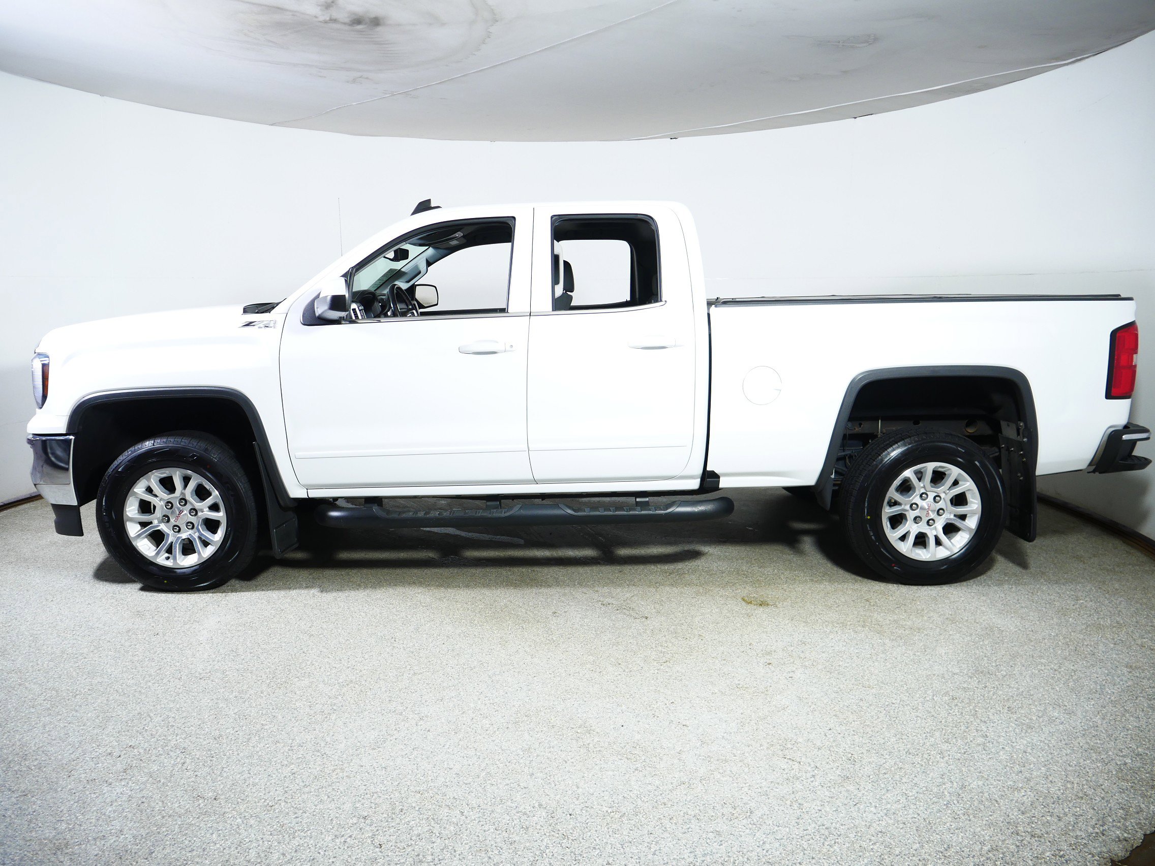 Used 2019 GMC Sierra 1500 SLE w/ SLE Value Package AWD/4WD image 4