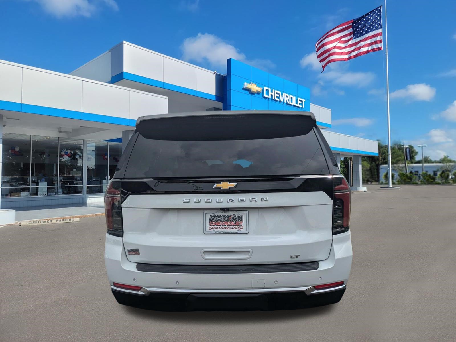 Used 2025 Chevrolet Suburban LT AWD/4WD image 4