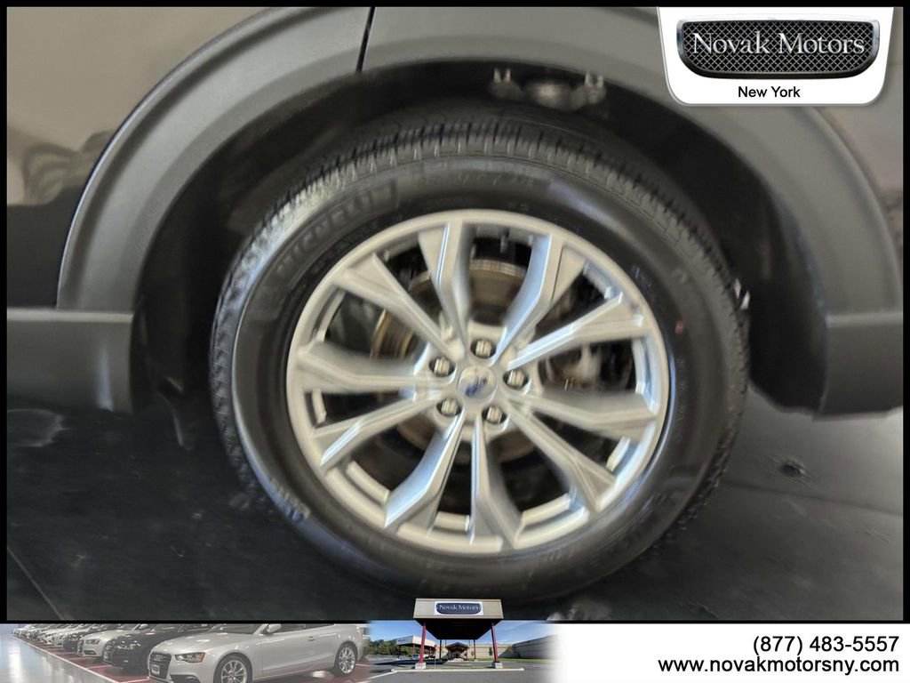 Used 2022 Ford Explorer XLT w/ Equipment Group 202A image 7