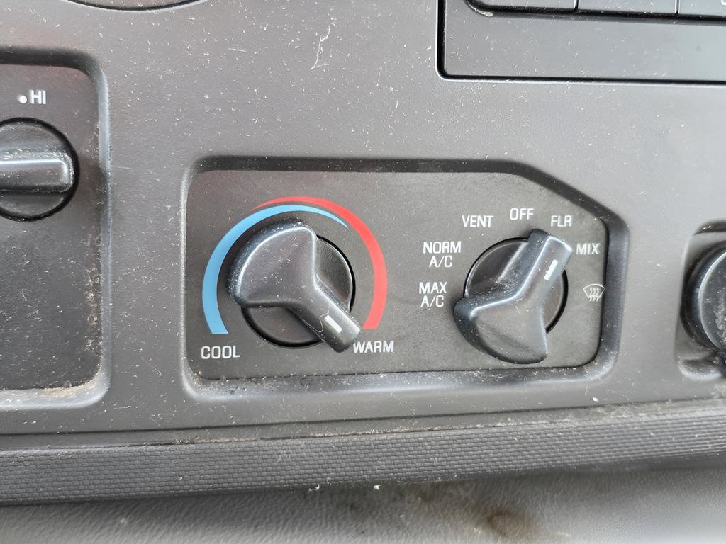 Used 2019 Ford E-350 and Econoline 350 Super Duty image 29