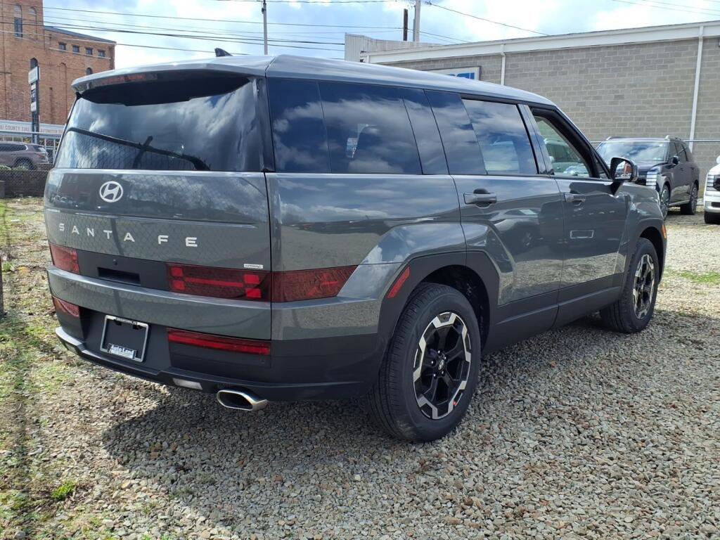 New 2026 Hyundai Santa Fe SE image 3