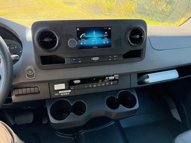 Used 2020 Freightliner Sprinter 2500 image 21