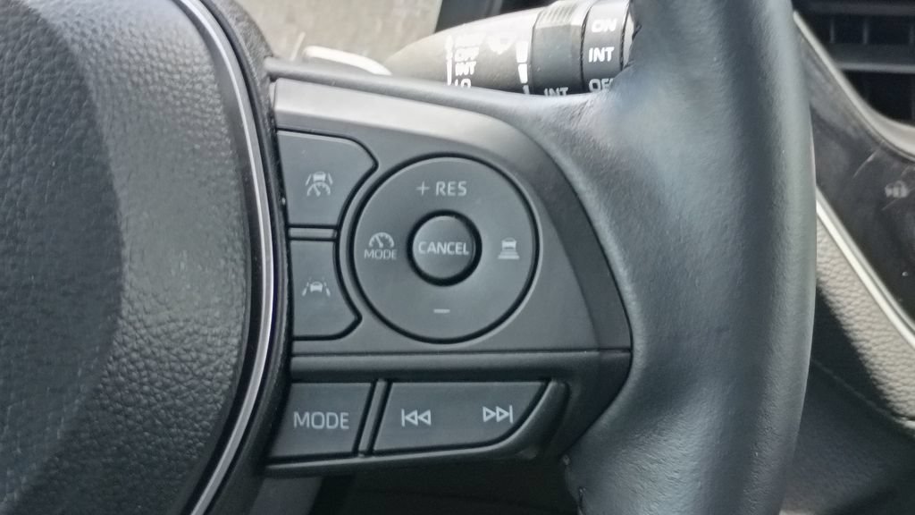 Used 2024 Toyota Corolla Cross AWD Hybrid image 28