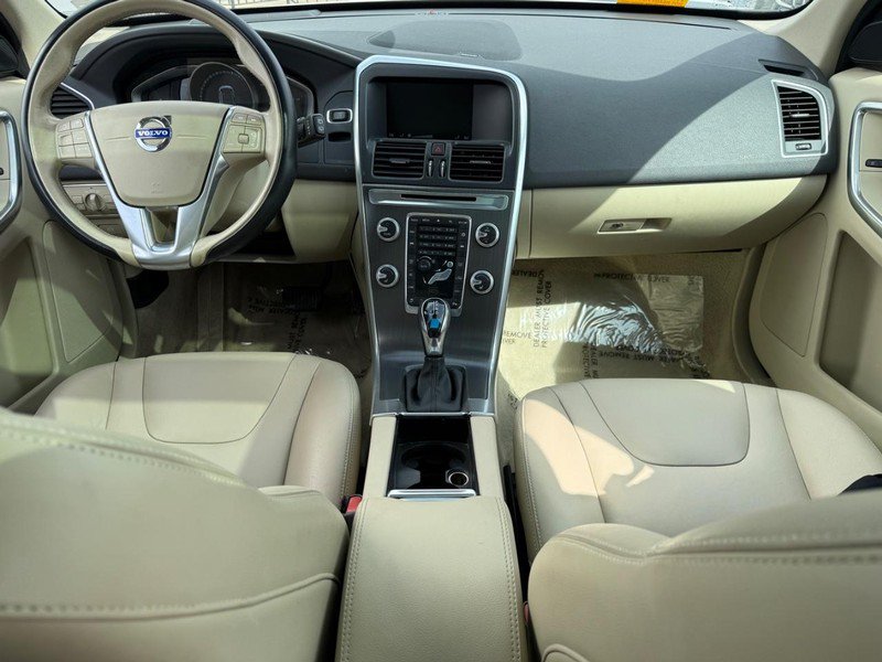 Used 2016 Volvo XC60 T5 Platinum FWD image 12