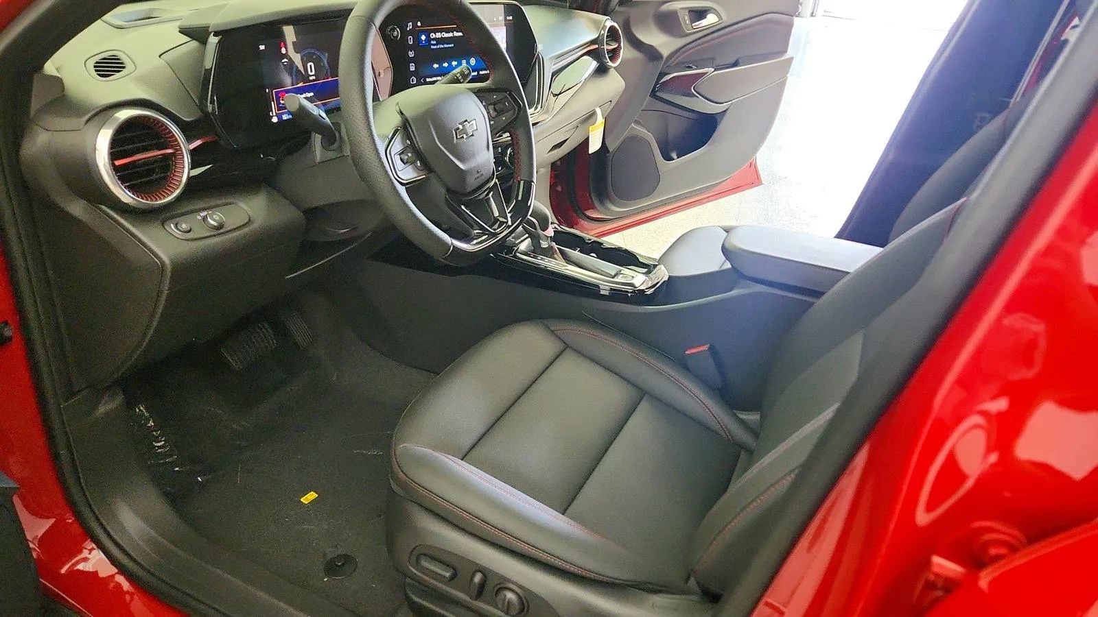 New 2026 Chevrolet Trax RS w/ Driver Confidence Package FWD image 20