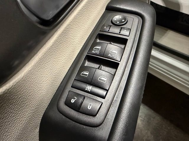 Used 2024 Chrysler Pacifica Touring-L w/ Road Tripper Package image 13