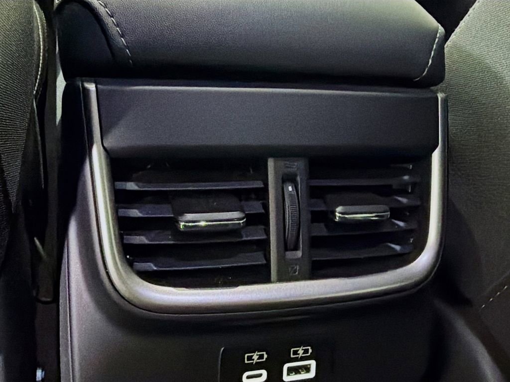 Used 2025 Subaru Outback Premium image 28