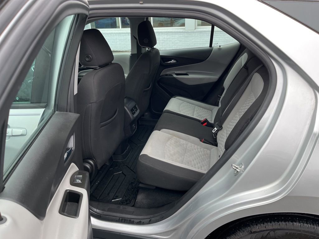 Used 2020 Chevrolet Equinox LS image 32