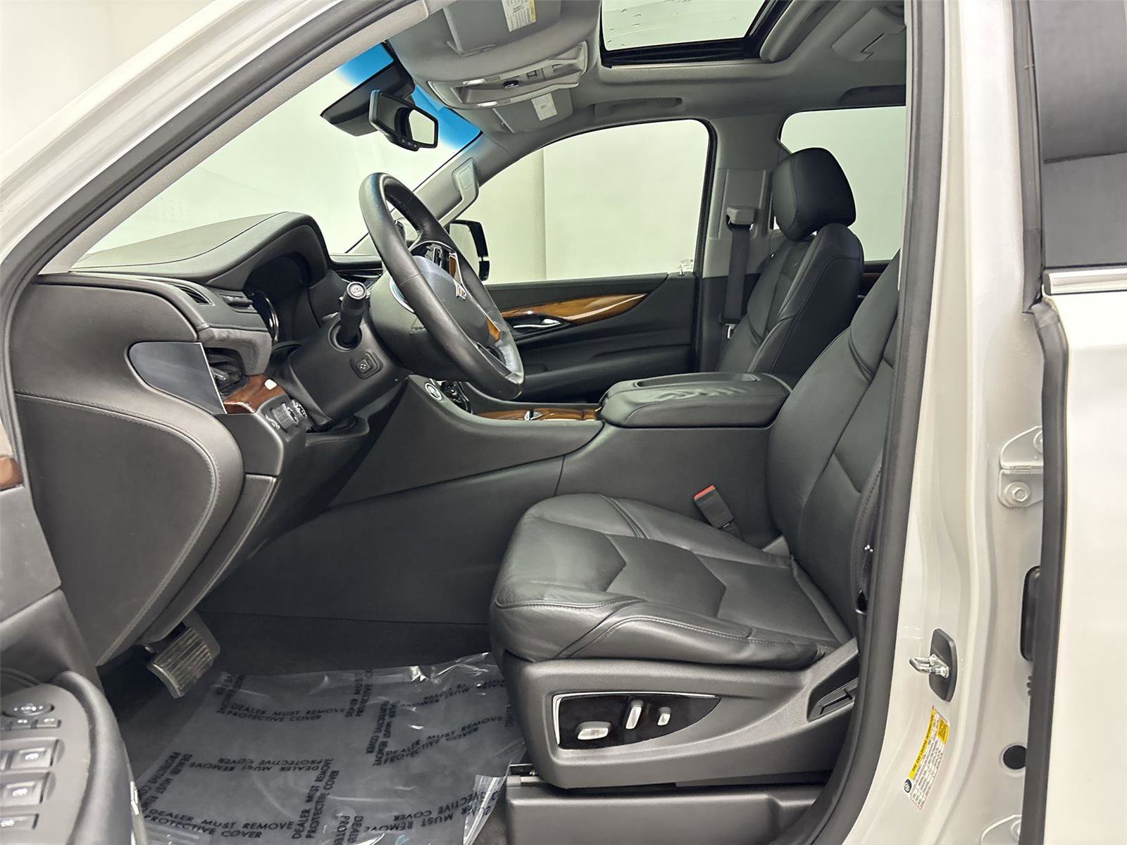 Used 2016 Cadillac Escalade Premium AWD/4WD image 25