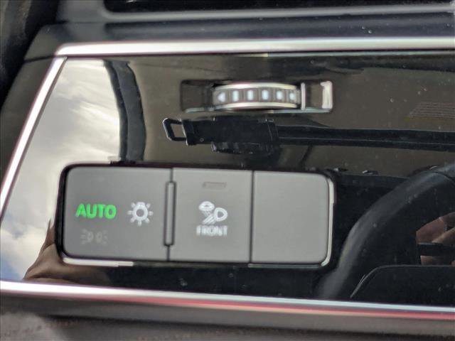 Used 2022 Audi Q8 Premium Plus w/ Premium Plus Package image 15