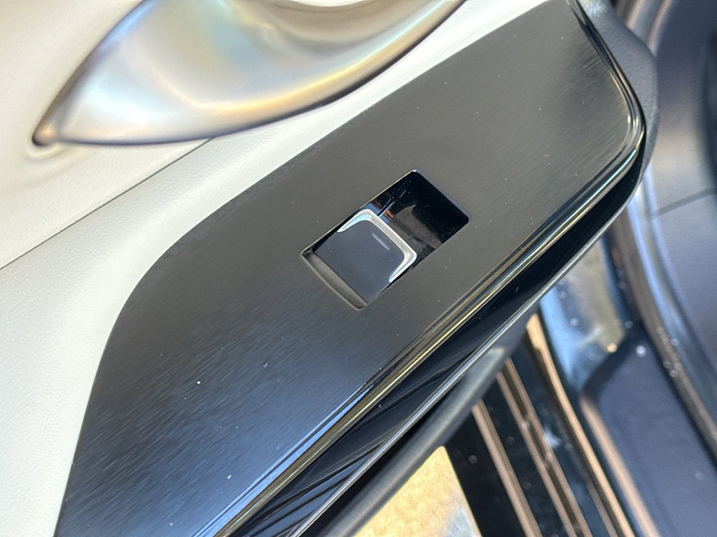 Used 2024 Lexus ES 350 Ultra Luxury w/ Accessory Package (Z1) image 31