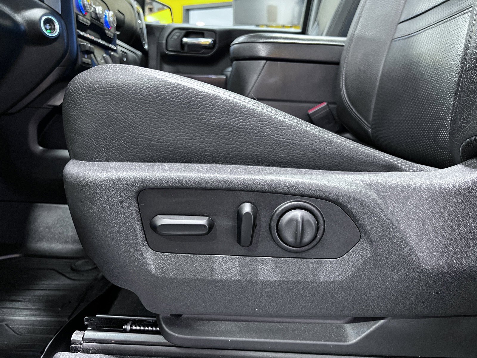 Used 2019 GMC Sierra 1500 Denali w/ Denali Ultimate Package AWD/4WD image 24