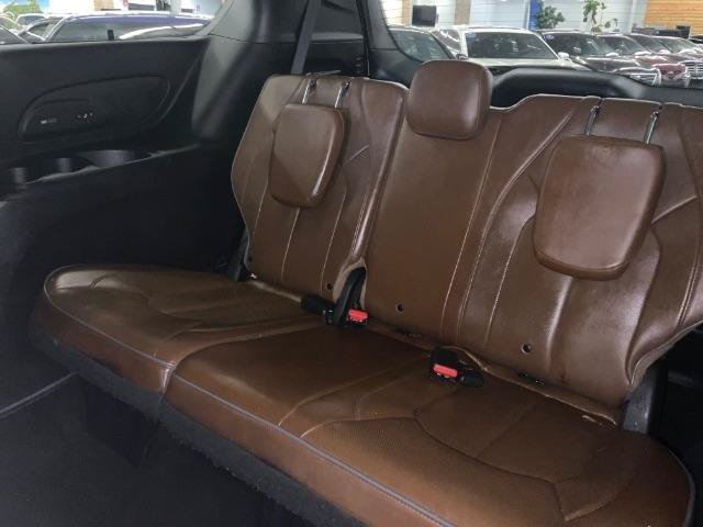 Used 2019 Chrysler Pacifica Limited w/ Tire & Wheel Group FWD image 15