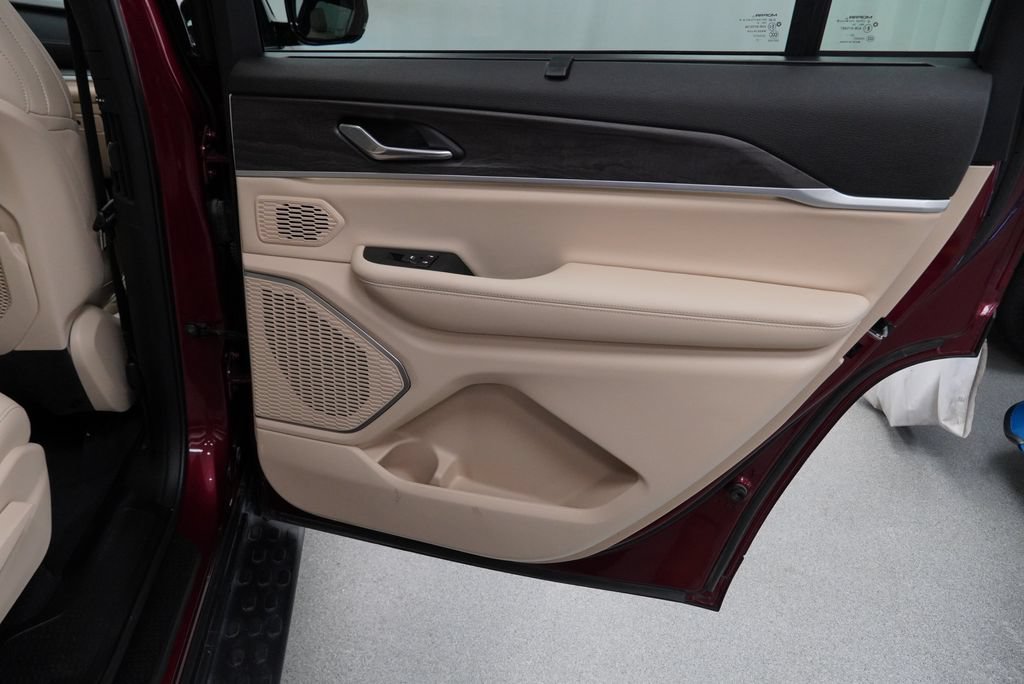Certified 2025 Jeep Grand Cherokee L Limited w/ Luxury Tech Group II AWD/4WD image 48