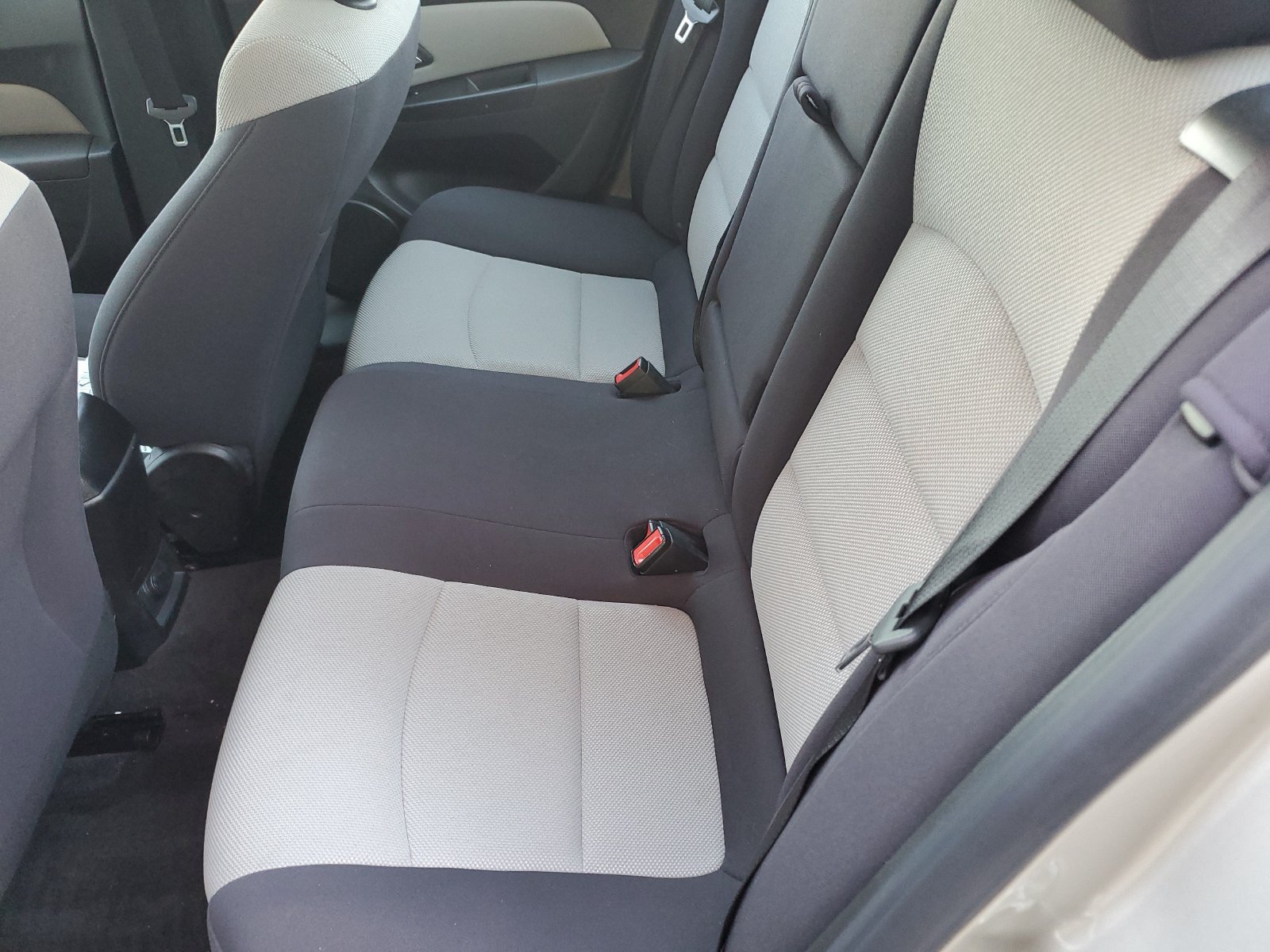 Used 2014 Chevrolet Cruze LS FWD image 12
