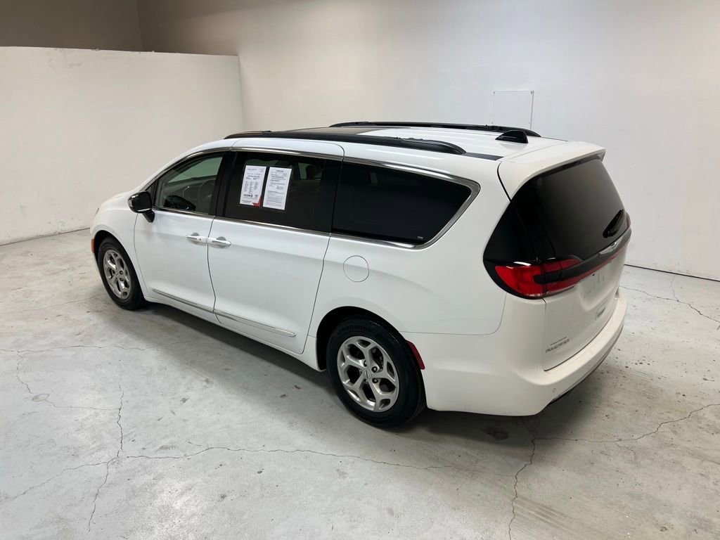 Used 2023 Chrysler Pacifica Limited image 5