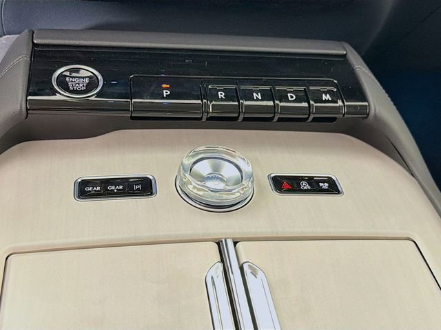New 2026 Lincoln Navigator L Premier AWD/4WD image 18