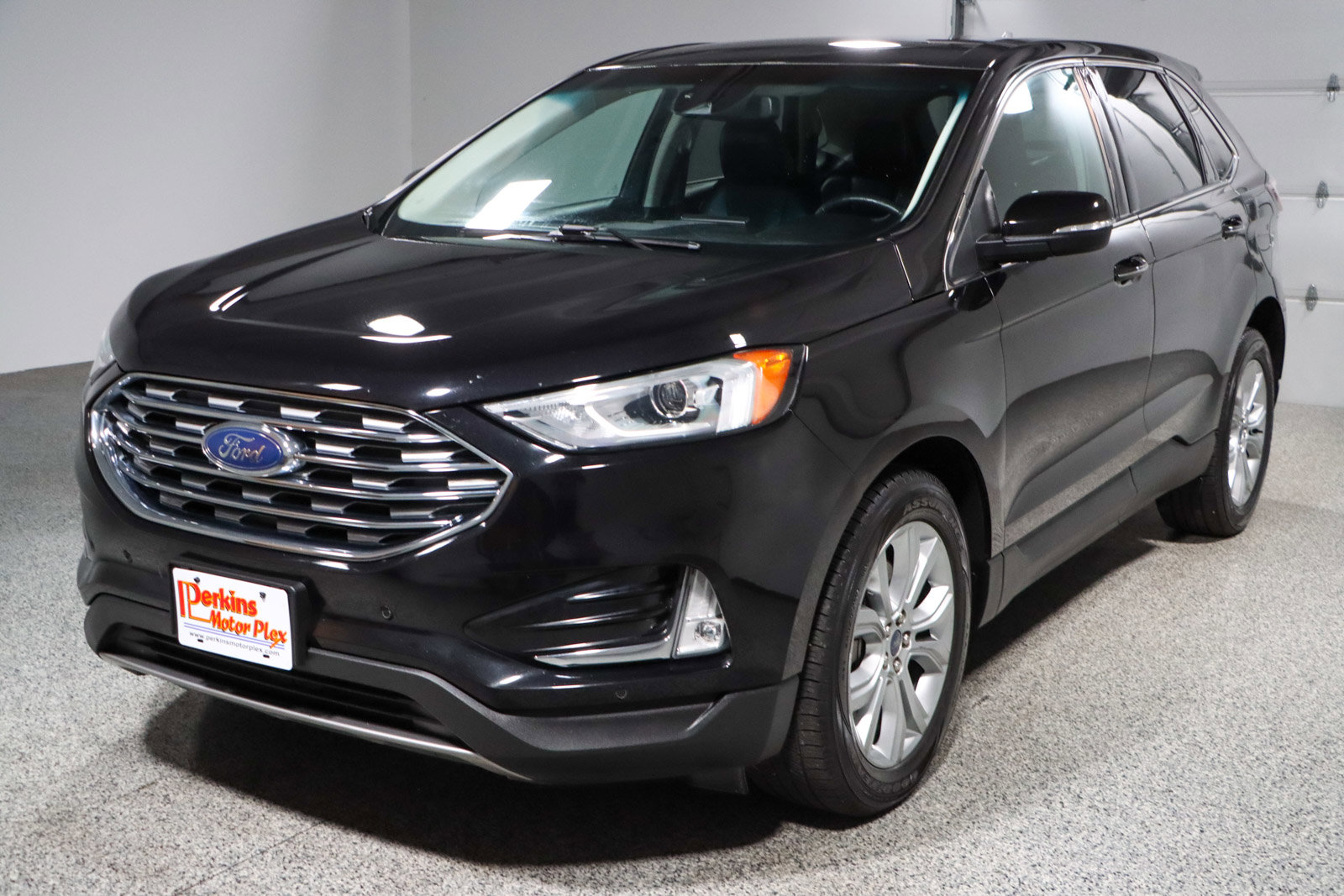 Used 2021 Ford Edge Titanium w/ Cargo Accessory Package FWD image 31