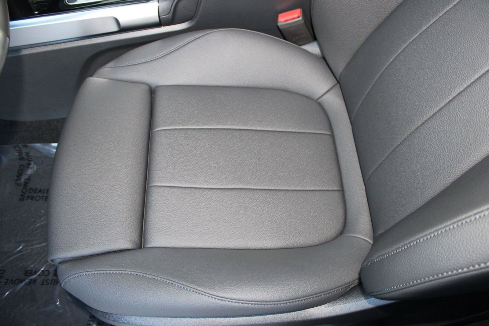Used 2026 Mercedes-Benz GLB 250 4MATIC image 14