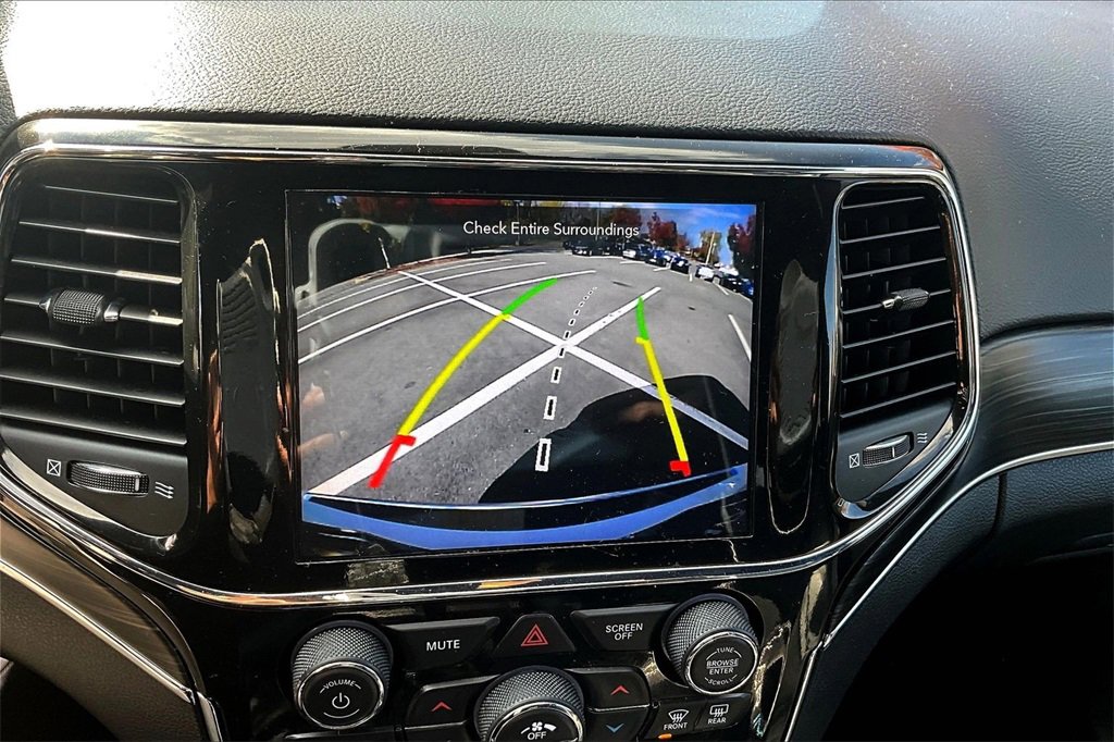 Used 2022 Jeep Grand Cherokee Limited image 14
