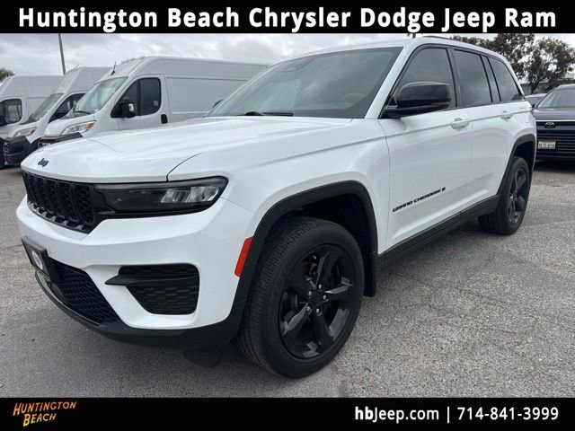 Used 2023 Jeep Grand Cherokee Altitude