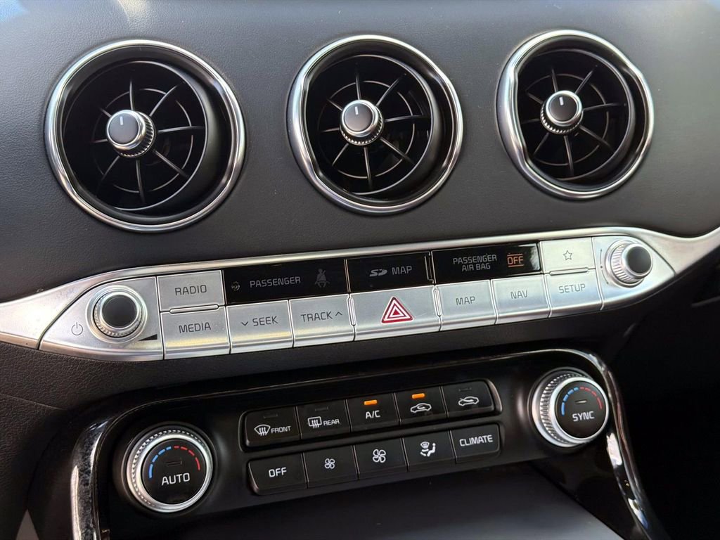 Used 2018 Kia Stinger GT2 image 25