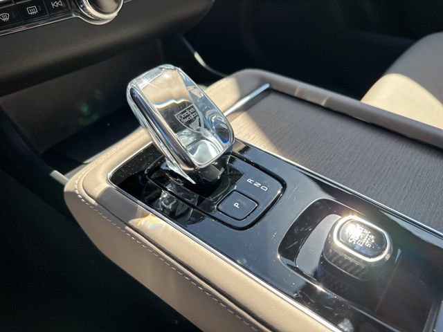 New 2026 Volvo XC90 B6 Plus w/ Protection Package Premier image 15