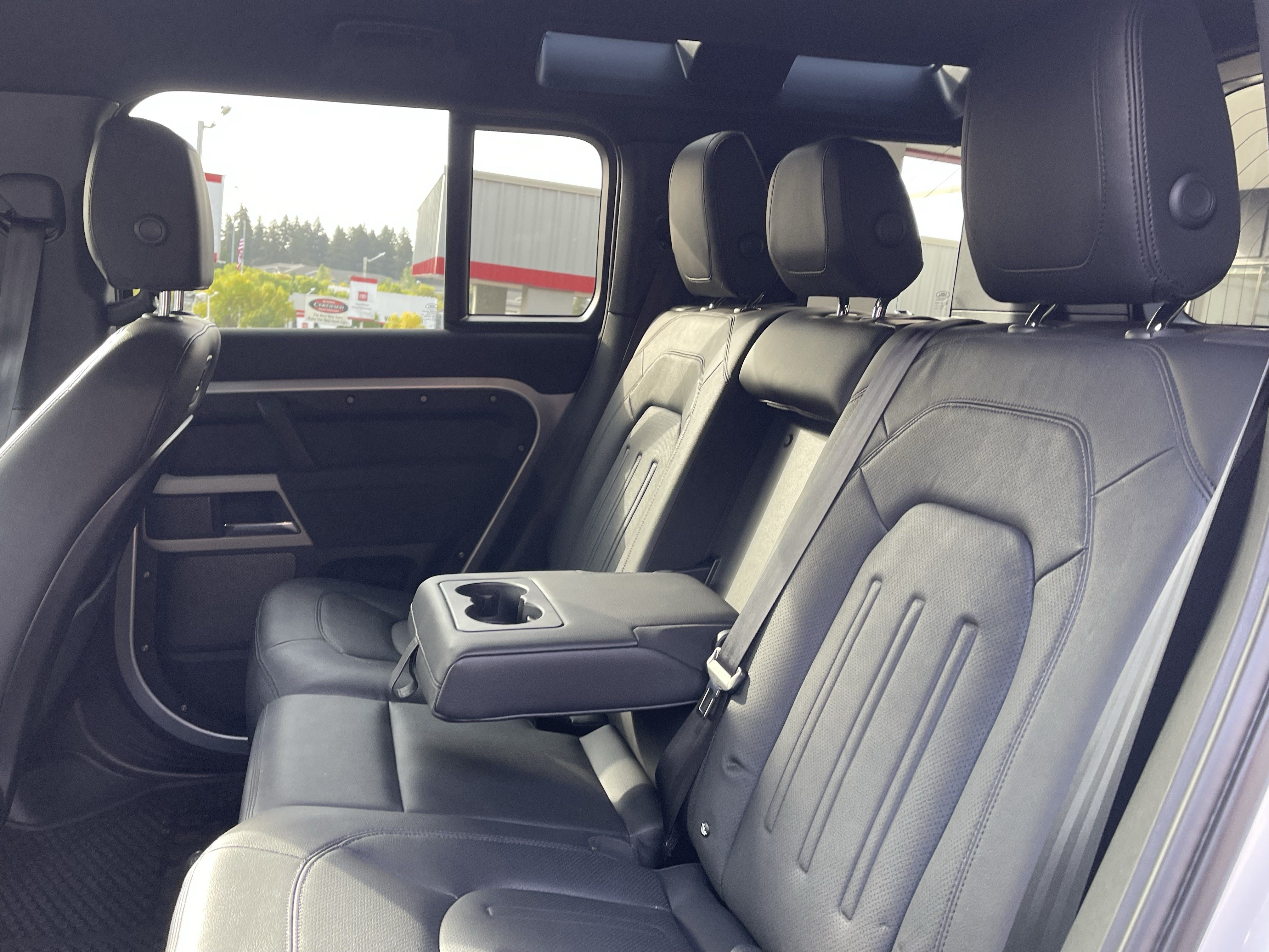 Used 2022 Land Rover Defender 110 SE AWD/4WD image 13