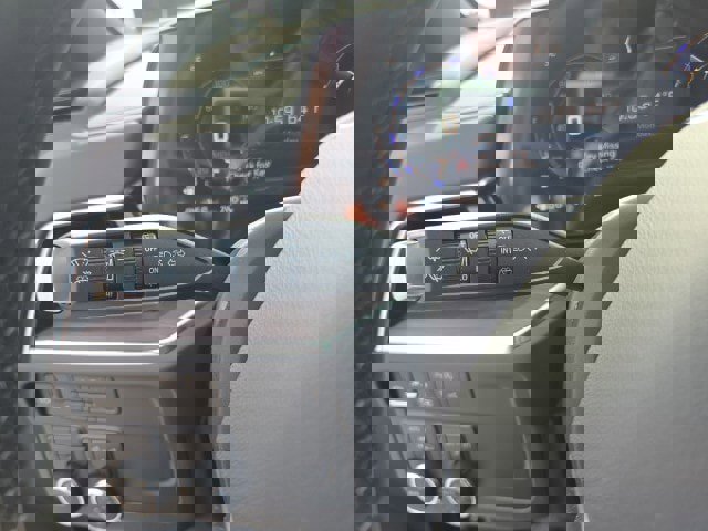 New 2025 Chevrolet Suburban LT w/ Comfort Package image 32