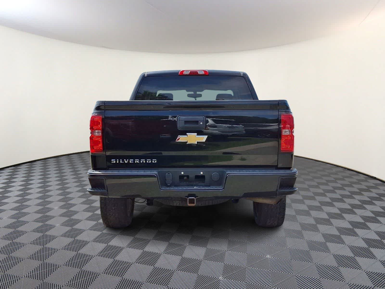 Used 2018 Chevrolet Silverado 1500 Custom w/ Custom Value Package AWD/4WD image 6