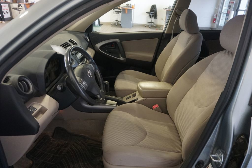 Used 2008 Toyota RAV4 Limited image 16