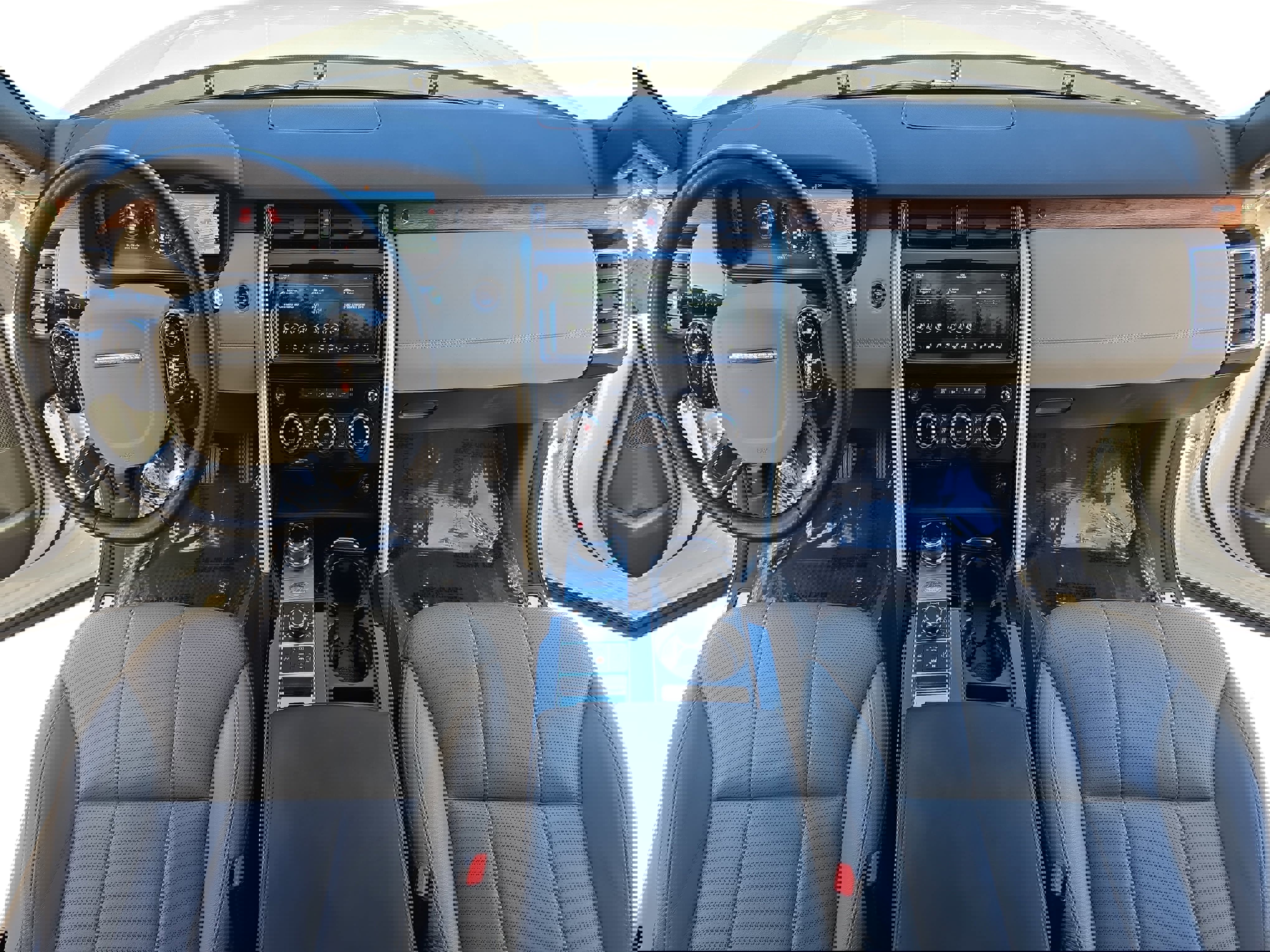 Used 2019 Land Rover Discovery HSE image 9