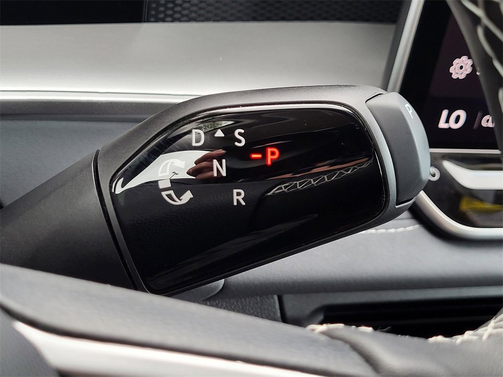 New 2025 Volkswagen Tiguan SE image 17